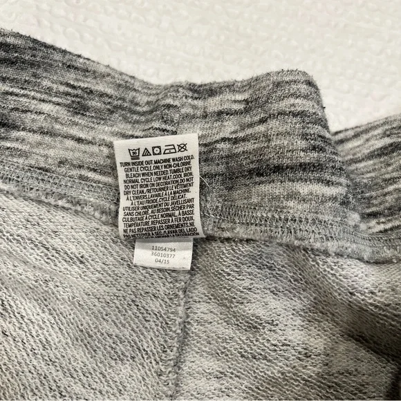 PINK VS sequin SHIMMER SHORTS women medium - Picture 3 of 6